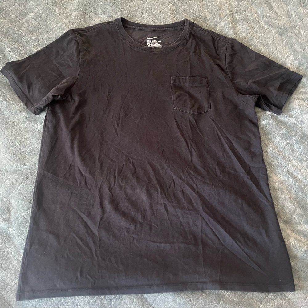 Nike SB Dri-FIT Pocket T-Shirt Mens Large Black Athletic Cut Crew Neck Tee